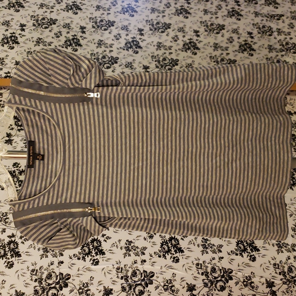 Cynthia Steffe grey stripped shirt